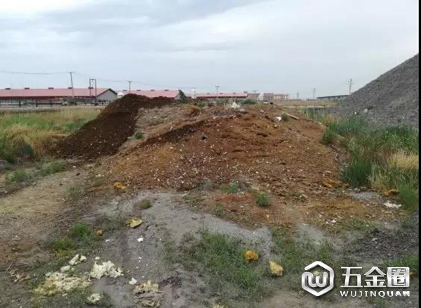 正邦集团两家养殖场内粪污遍地