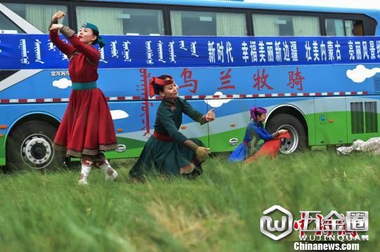 图为舞蹈表演。 翟璐 摄