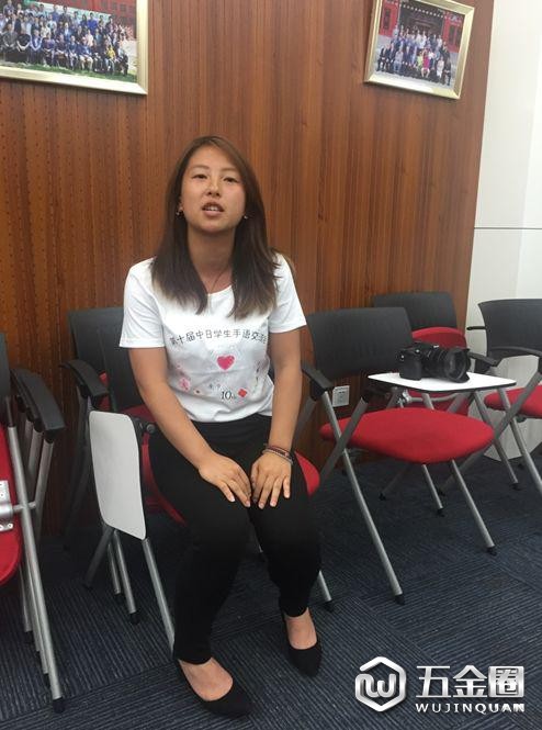 中日学生手语交流会的北京团队负责人宫崎结希接受环环采访。