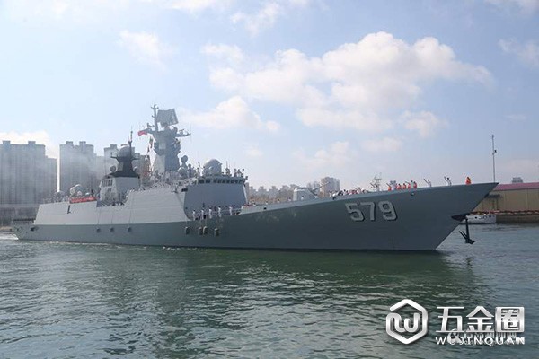 30批护航编队邯郸舰离港起航