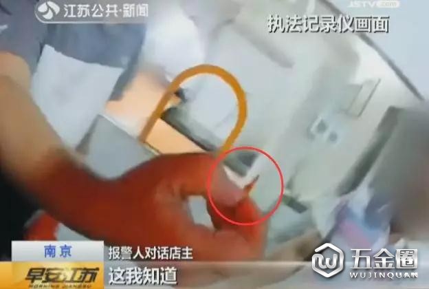 吃猪头肉竟吐出3厘米长猪牙