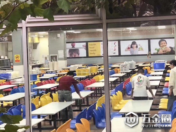 上海市民办中芯学校食堂