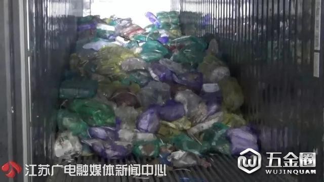 南京百吨走私腐臭冻肉