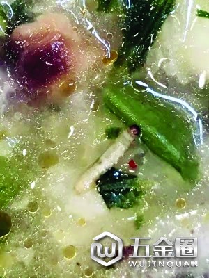 南昌“又一家”烧烤店粥里吃出虫子