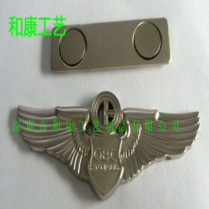 深圳哪里有做航空翅膀徽章的厂家 定制金属磁铁羽翼徽章胸章定制