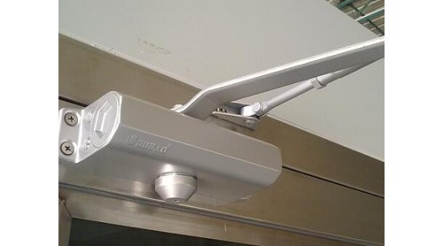 闭门器怎么维修 闭门器如何正确安装