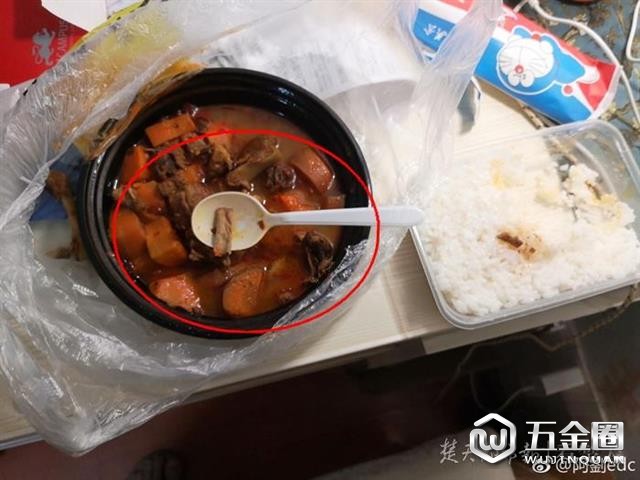 男子外卖吃出烟头遭商家回呛：再吃能吃出一包黄鹤楼