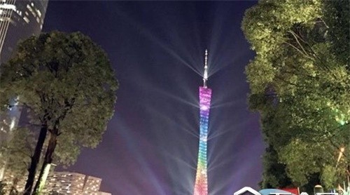广州市政府在智慧灯杆试点建设上作出了哪些行动?