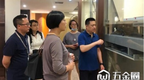 南京市政府客人到少海汇考察 海骊装配宅成关注重点